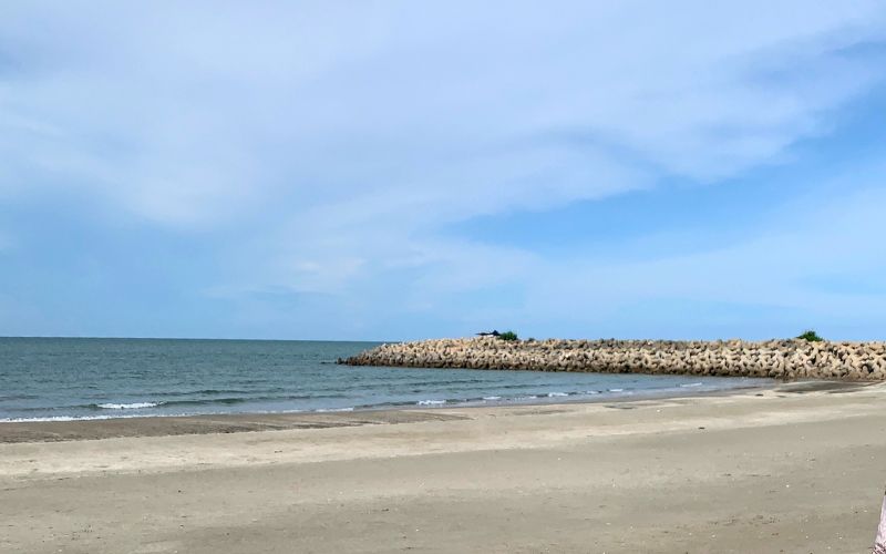 Pantai Kemasin kaya akan spot healing