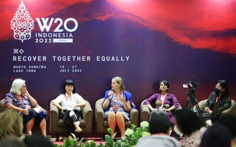 w20 summit Toba