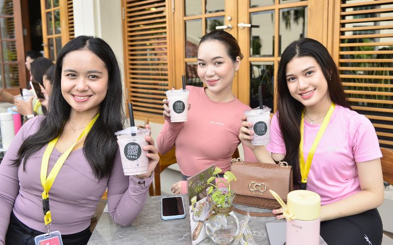 Momen olahraga sehat para finalis Wajah Femina 2025 bersama Reload Gym, Garmin Lily 2, dan smoothies segar Terra Eats