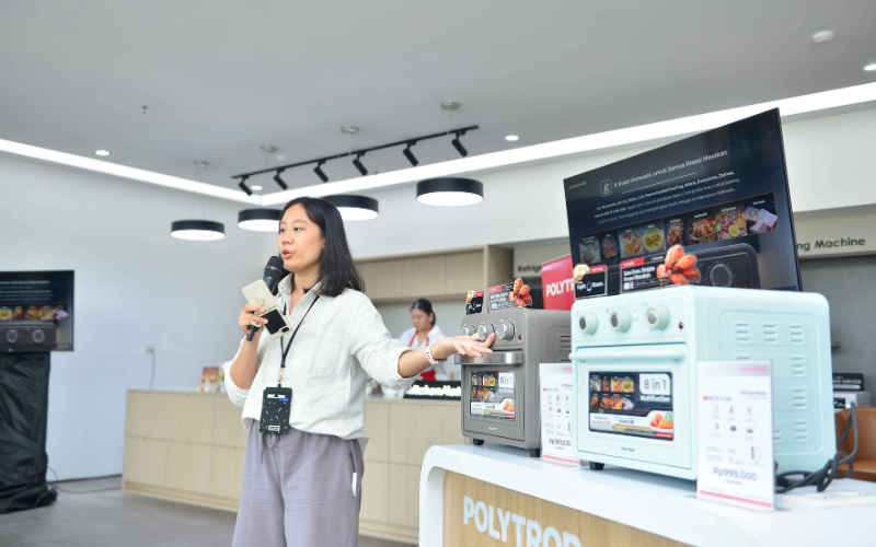 Zornia Harisantoso membuka acara Tren Makanan Sehat dan Masak Praktis dari Rumah bersama Polytron