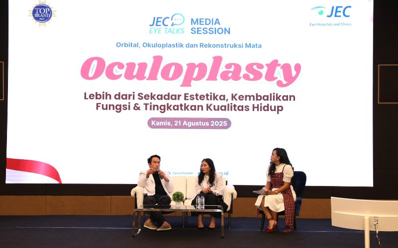 Sesi tanya jawab mengenai Oculoplasty dan keunggulan Orbital, Oculoplastic, and Reconstructive Service di JEC Eye Hospitals & Clinics