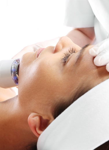 Facial Treatment agar Kulit Kencang dan Muda