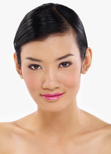 Trik Membentuk Bibir Asimetris.