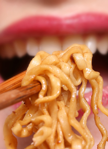 Makanan Instan bikin Sakit Lambung? 