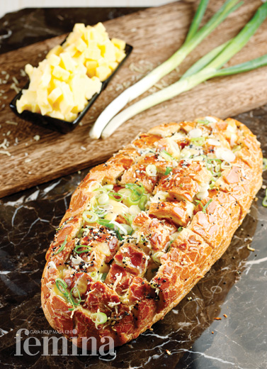 Bloomin' Onion Bread