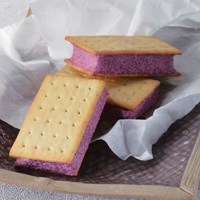 Sandwich Es Krim Ketan Hitam