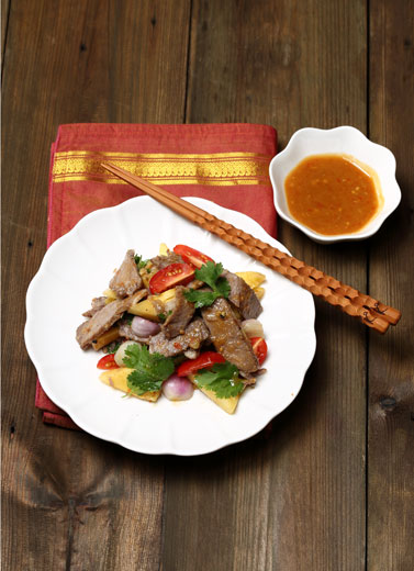 Salad Daging Sapi dan Nanas
