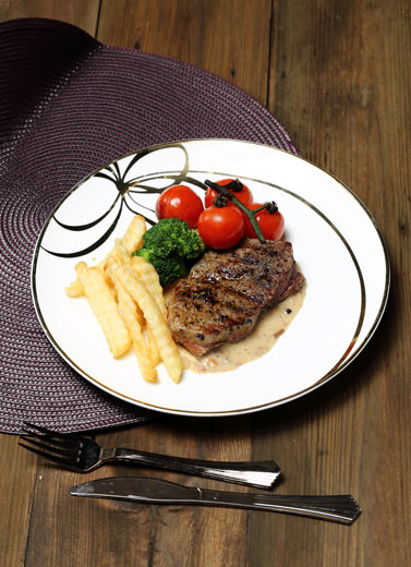 Steak Daging Saus Kurma
