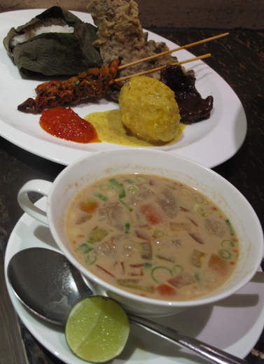 Kuliner Kaki Lima di Hotel Bintang Lima