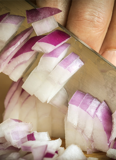Mencincang Bawang