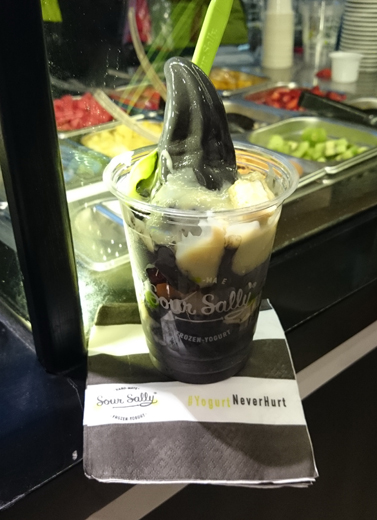Mencicipi Yoghurt Hitam