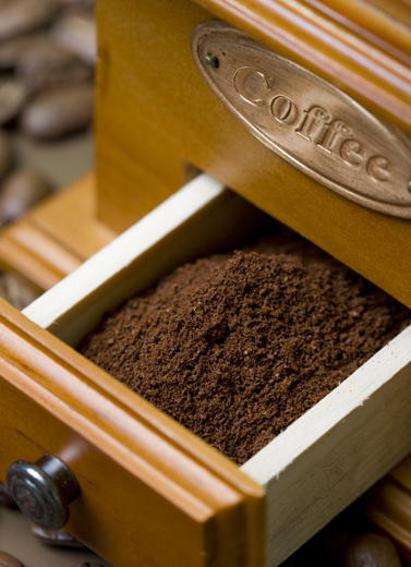 Teknik Menyangrai, Menggiling, dan Menyeduh Kopi 