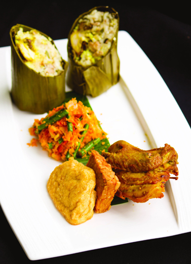 Saung Kuliner Ramadhan di Novotel Bandung