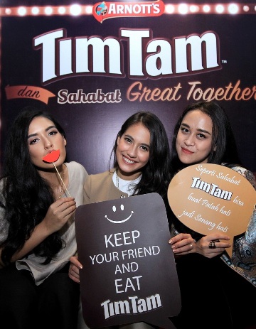 Momen Seru Bareng Sahabat