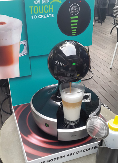 Mesin Kopi Futuristik