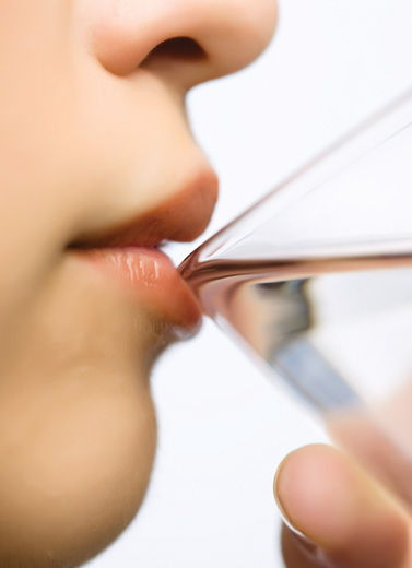 Mengatasi Bibir Kering 