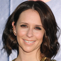 Jennifer Love Hewitt Mendengarkan Tubuh