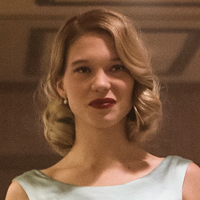 Bond Girl Pemalu