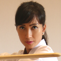 Artika Sari Devi Mantap Mengayun Pedang