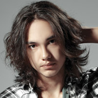 Multikarakter Adipati