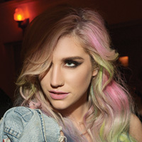 Ke$ha & Resolusi 2014