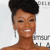 Yaya Sebagai Whitney Houston