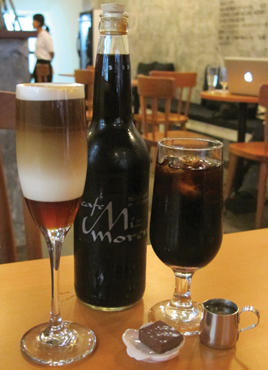 Mencicipi Cold-Brewed Coffee