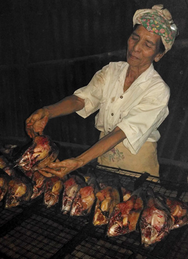 Mencicipi Nurung Kerah - Khas Karo di Bangun Mulia Family