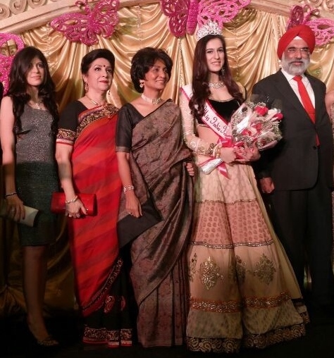 Mahkota Untuk Miss India-Indonesia 2014