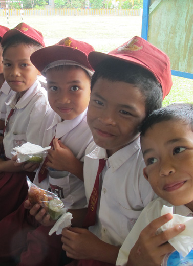 Berkunjung ke Sekolah Hijau Sambas