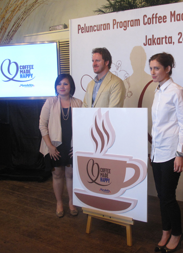 Senyum dari Segelas Kopi