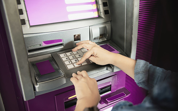 Demi Keamanan, Yuk, Tukar Kartu Debit Magnetic Stripe dengan Kartu Chip