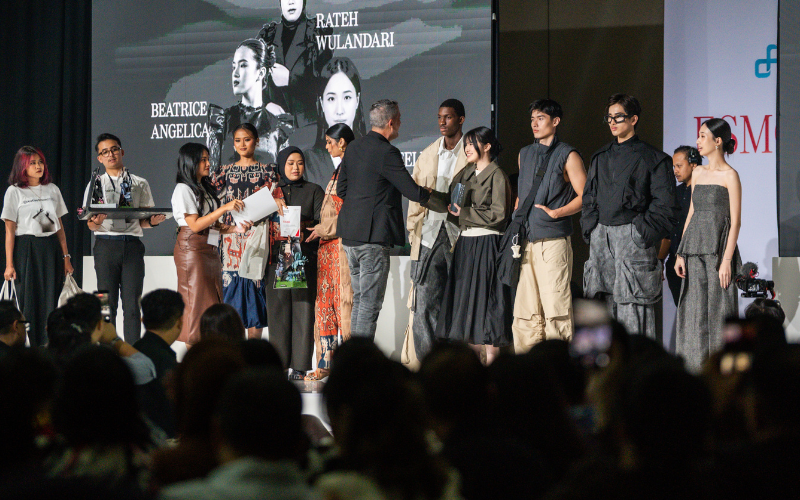 Di Panggung ESMOD Jakarta Creative Show 2025, Pemain Baru Industri Fashion dan Kreatif Pamerkan Projek Final