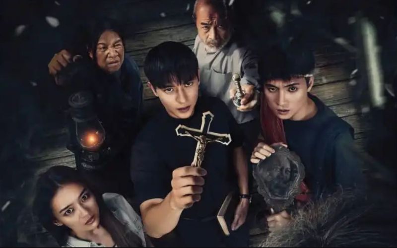 Tha Rae: The Exorcist, Kolaborasi Apik Pastor dan Dukun Klenik
