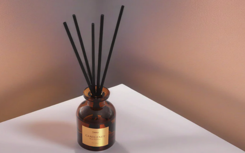 Rileks Sejenak dengan Candlenut Reed Diffuser dari Juara Beauty