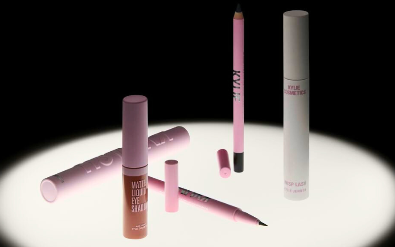 Kylie Cosmetics Kini Tersedia di Sephora Indonesia, Hadirkan Cosmic Kylie Jenner