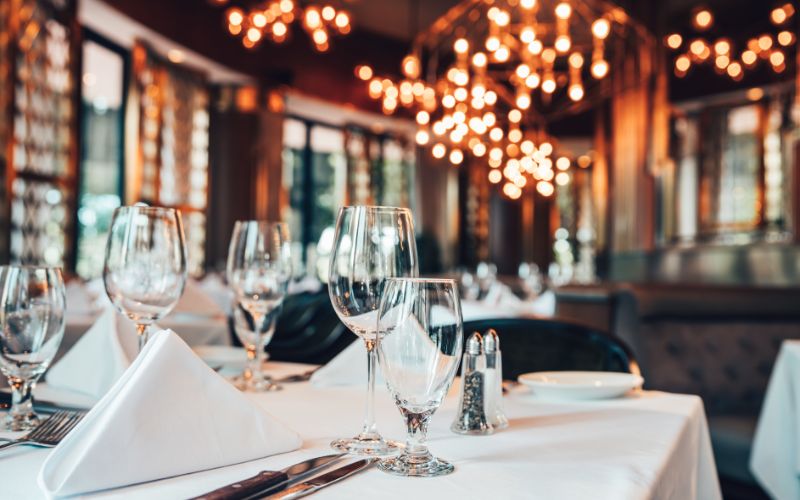 Rayakan 6 Dekade, Ruth's Chris Sajikan Menu Spesial Khas New Orleans