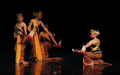 Menyimak Kidung Dandaka