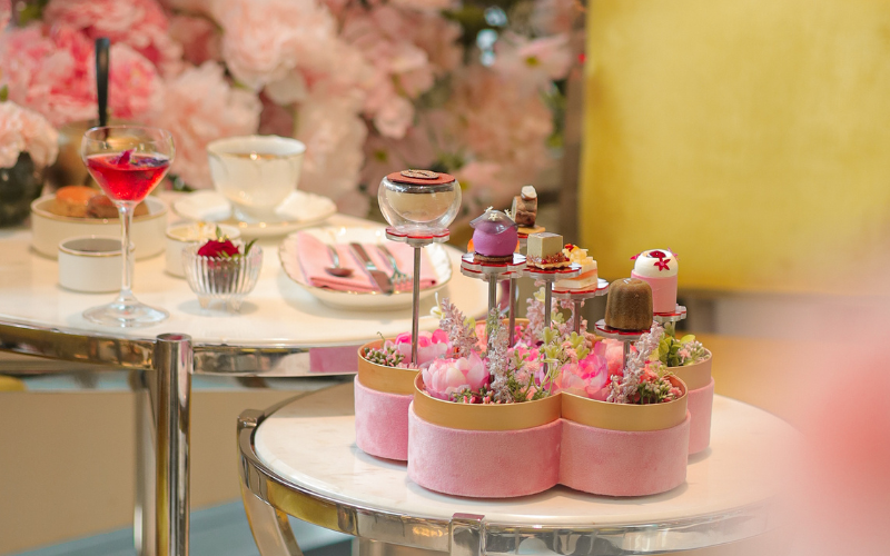 La Vie En Rose High Tea Menunggu di Four Seasons Hotel Jakarta