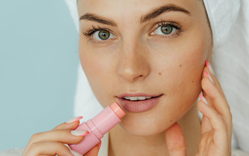 Rekomendasi Lip Balm Mengandung SPF, Penting untuk Sehari-hari