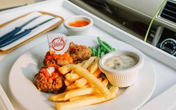Dine In Car Jadi Tren Makan di Luar Saat PPKM