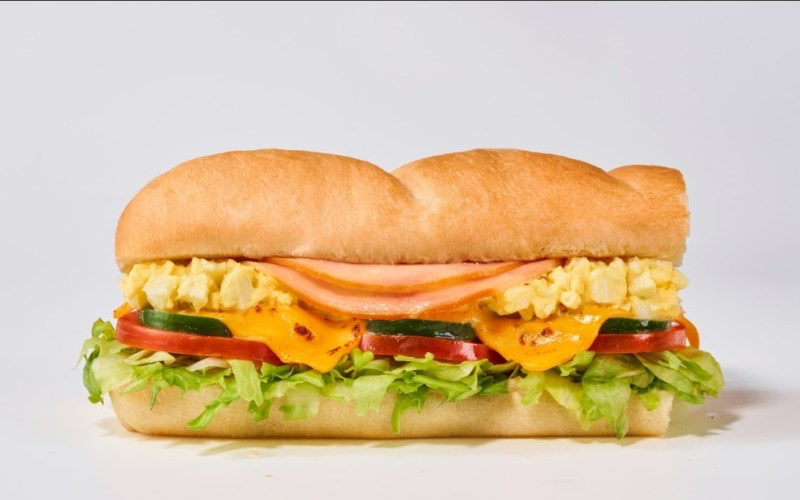 Makin Terjangkau, Toko Sandwich dari Amerika Ini Tawarkan Paket Kombo dengan Minuman