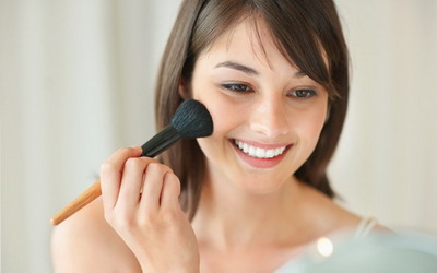 4 Tip Menggunakan Blush On