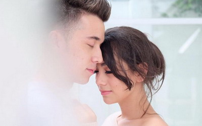 Ramai Beredar Undangan Pernikahan, Berikut 10 Foto Kemesraan Stefan William dan Celine Evangelista