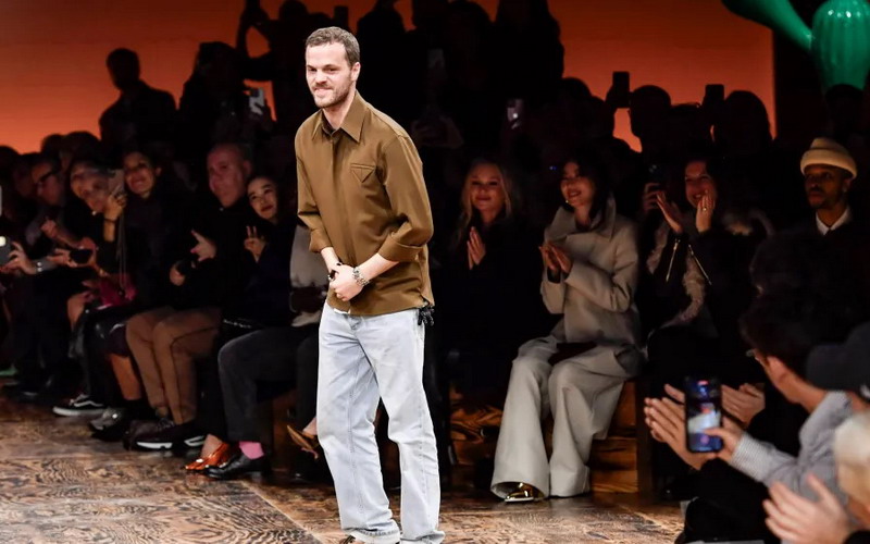 Menunggu Karya Matthieu Blazy untuk Chanel Tahun Depan