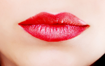 4 Tip Melembapkan Bibir