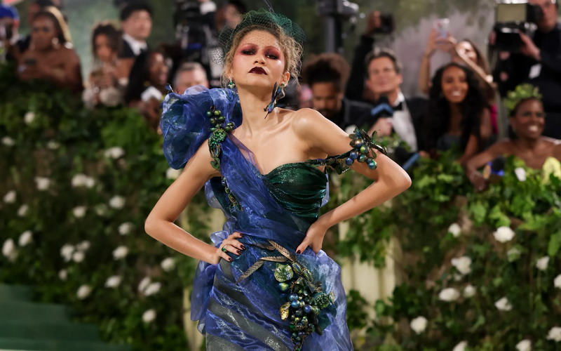 5 Seleb Juara Dress Code di Met Gala 2024