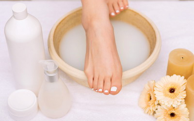5 Tip Merawat Kuku Kaki