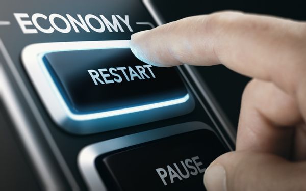 Kelola Keuangan untuk Hadapi Tantangan Resesi 2023