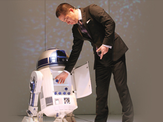 Unik, Chiller R2-D2! 
